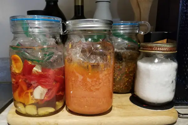 Hot pepper fermentation in mason jars