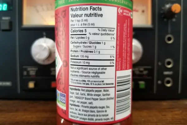 The nutritional label on a bottle of Tabasco Sriracha sauce