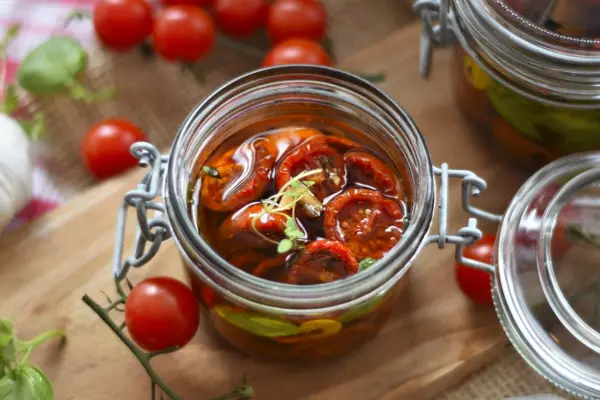 tomatoes in oil